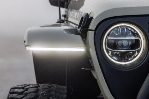 American Adventure Lab High-Line Fender Brace w/Daytime Running