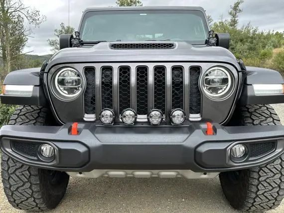 ARTEC JL/JT: Front Bumper Light Bridge Mount