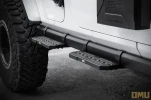 OMU JLU: Genesis Series Running Board Side Step with Rubicon OEM side bar
