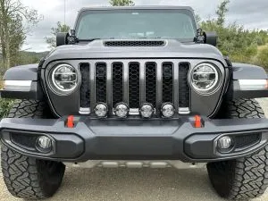 ARTEC JL/JT: Front Bumper Light Bridge Mount SKU JL5618
